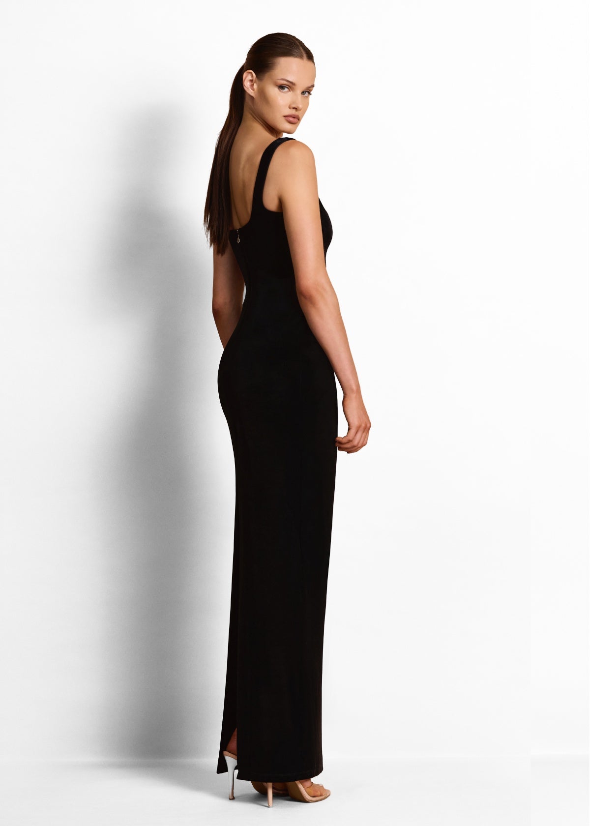 Nookie Veda Maxi velvet dress Black