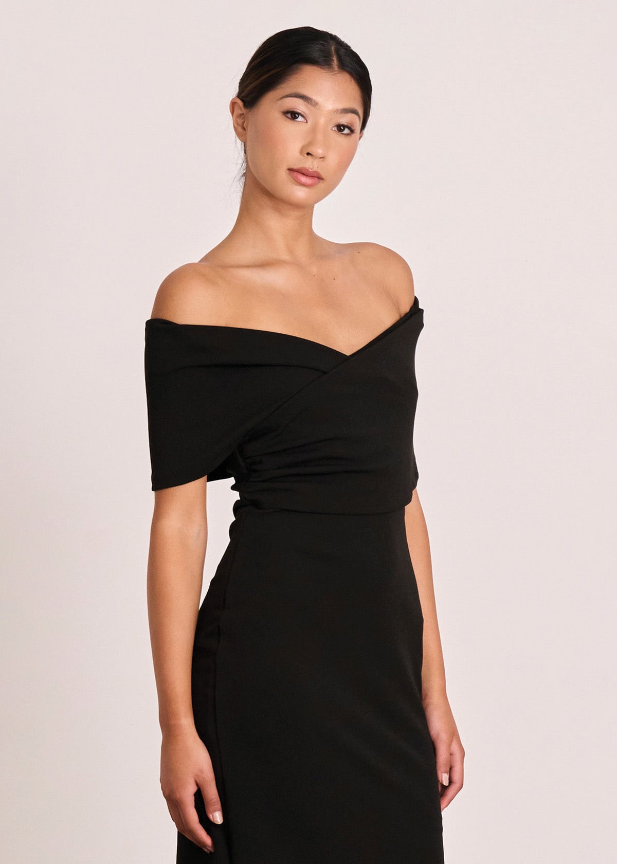 Pasduchas Chakra Black Midi Dress