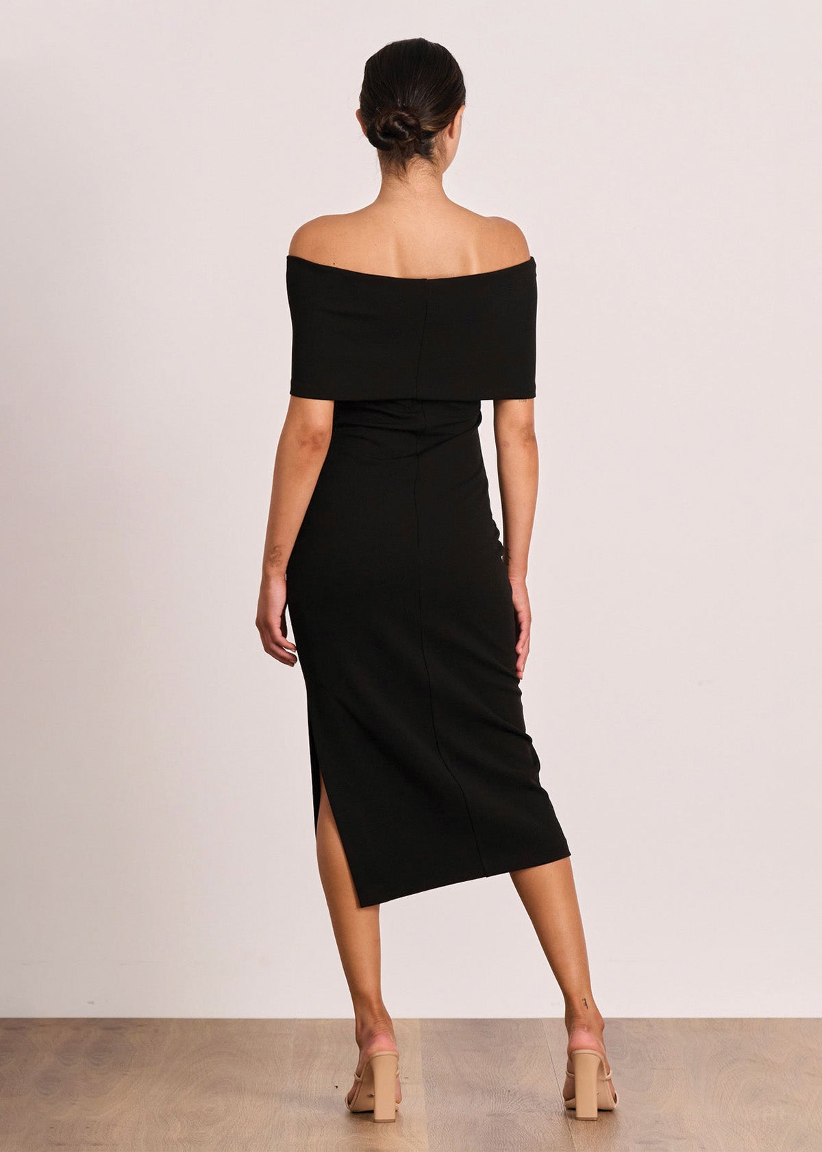 Pasduchas Chakra Black Midi Dress