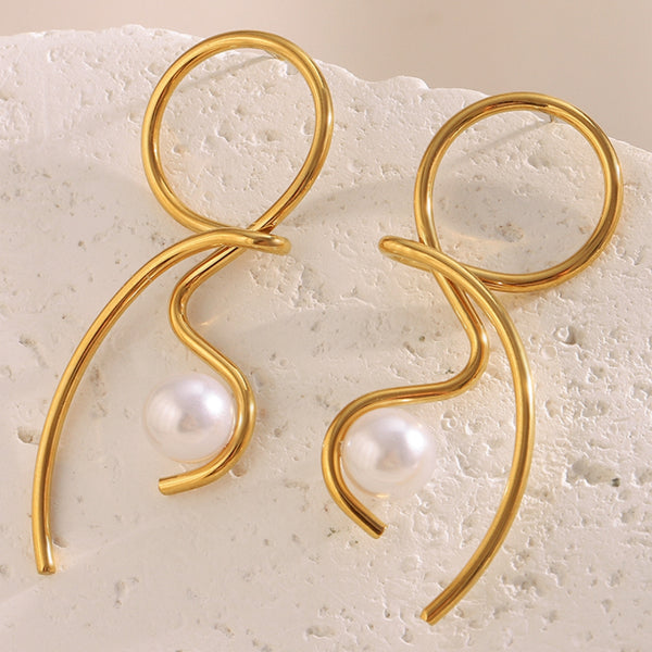 Dream Pearl Earrings | 18K Gold Plated