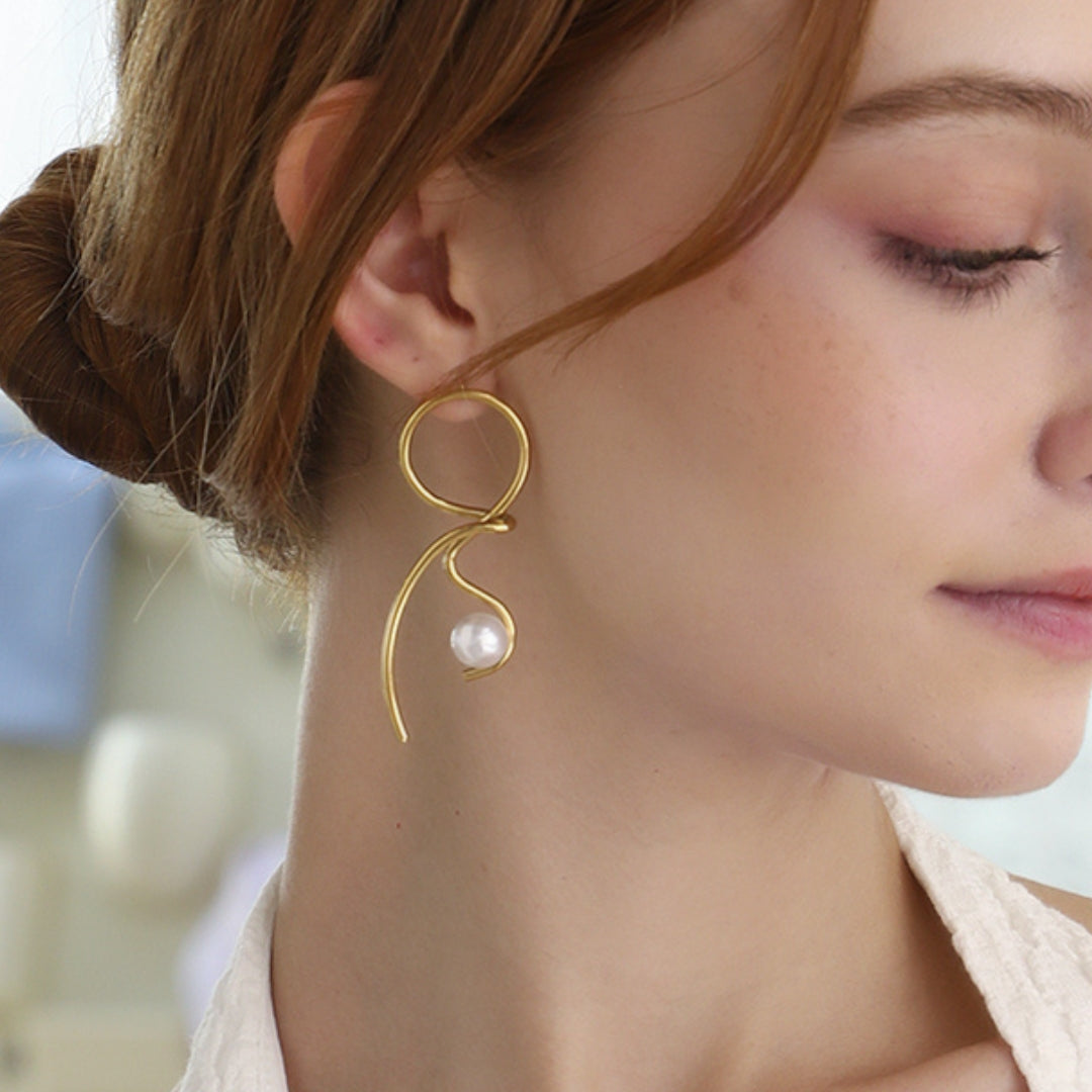 Dream Pearl Earrings | 18K Gold Plated