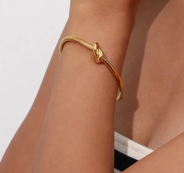 Rose gold knot online bangle